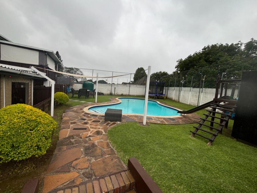 7 Bedroom Property for Sale in Farningham Ridge KwaZulu-Natal