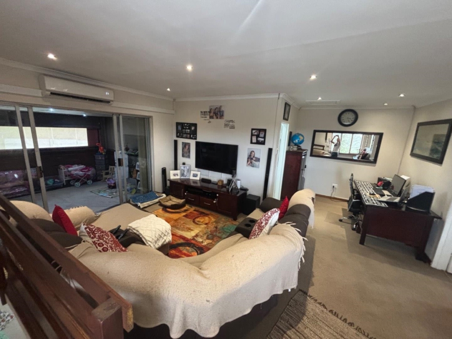 7 Bedroom Property for Sale in Farningham Ridge KwaZulu-Natal