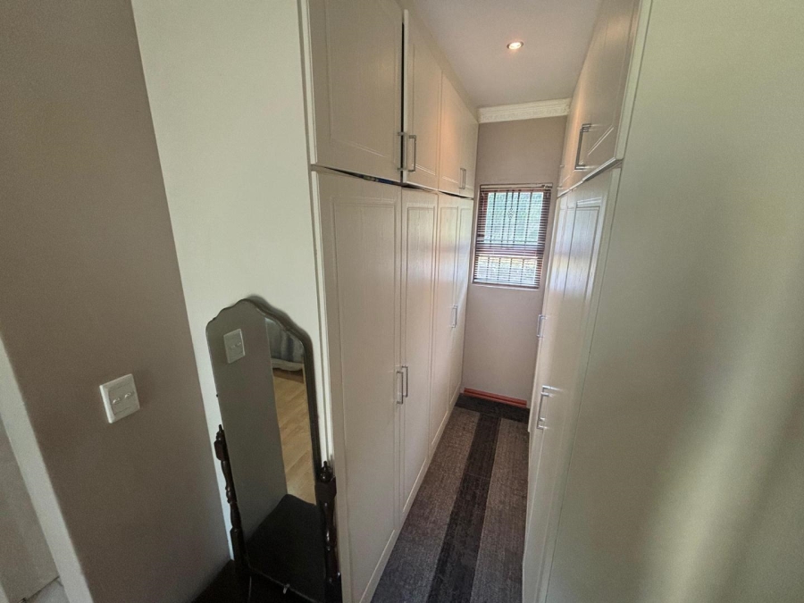 2 Bedroom Property for Sale in Pinelands KwaZulu-Natal