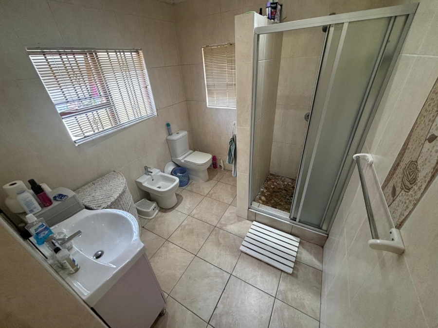 2 Bedroom Property for Sale in Pinelands KwaZulu-Natal