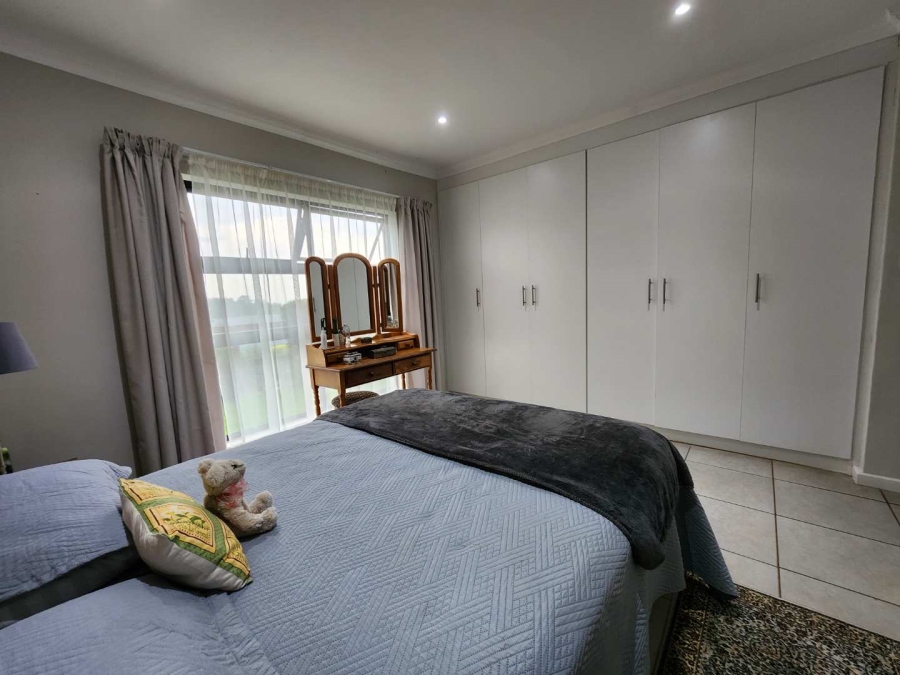 2 Bedroom Property for Sale in Waterfall KwaZulu-Natal