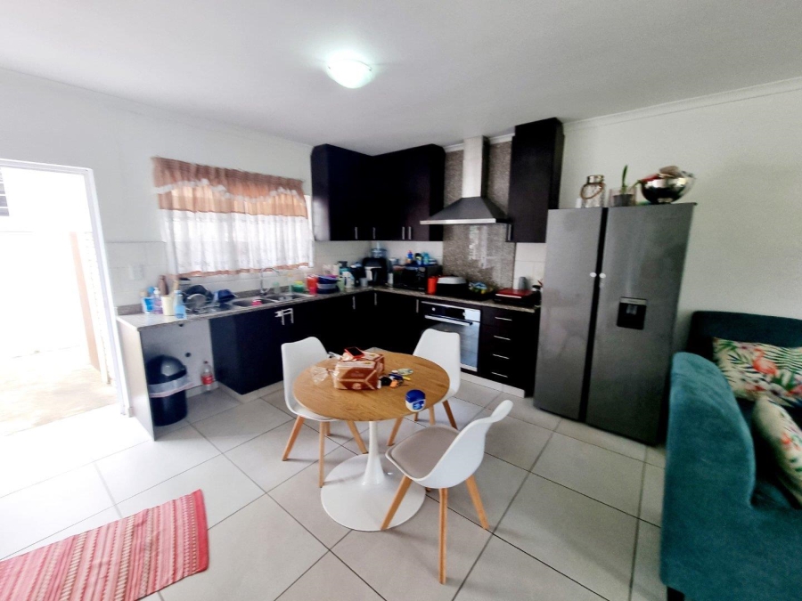 To Let 3 Bedroom Property for Rent in Kloof KwaZulu-Natal