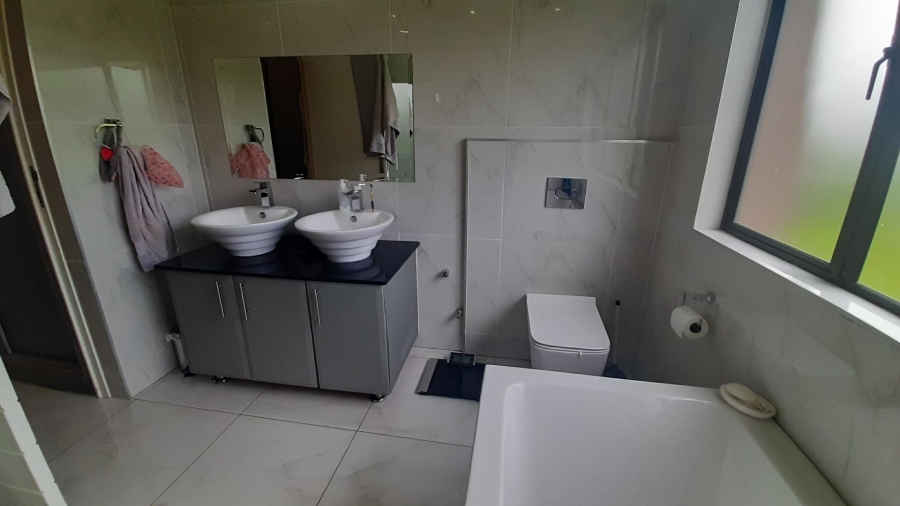 To Let 4 Bedroom Property for Rent in Palm Lakes Estate KwaZulu-Natal