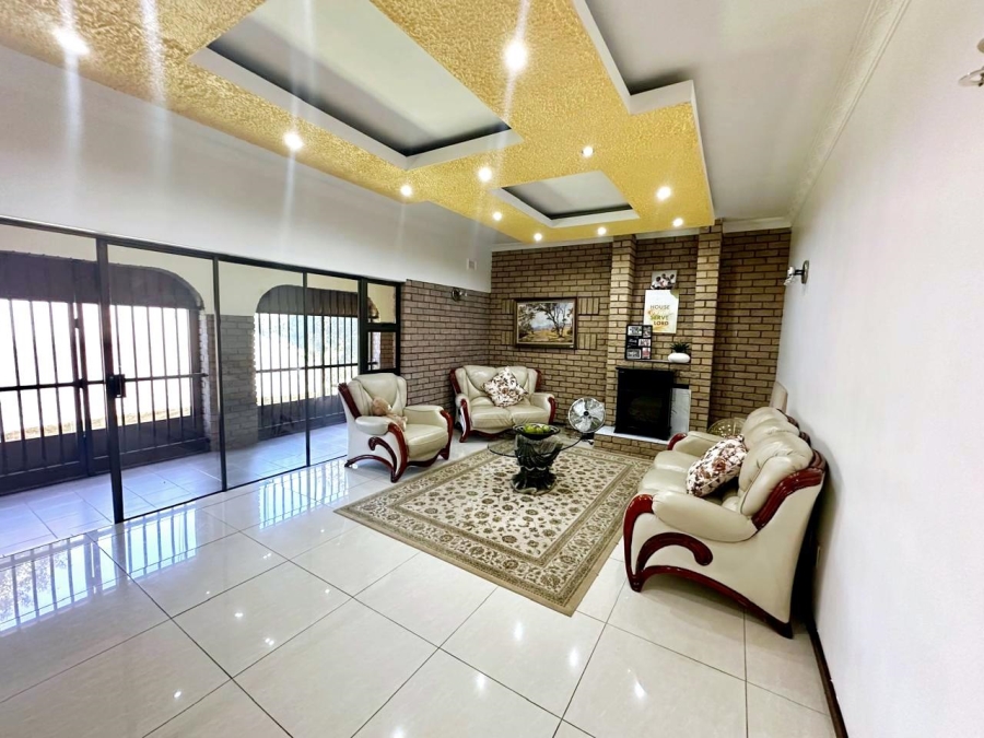 6 Bedroom Property for Sale in Blackridge KwaZulu-Natal