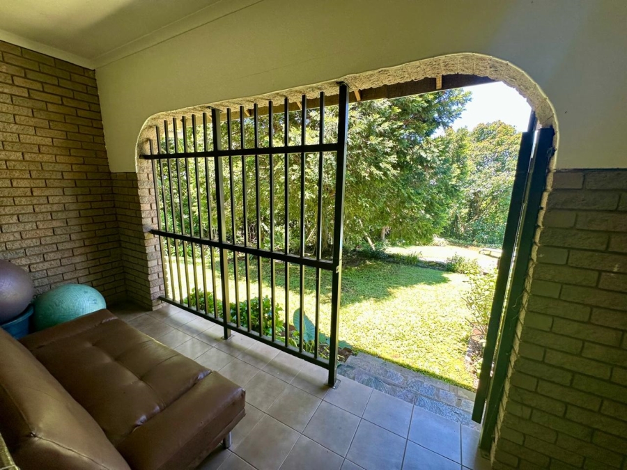 6 Bedroom Property for Sale in Blackridge KwaZulu-Natal