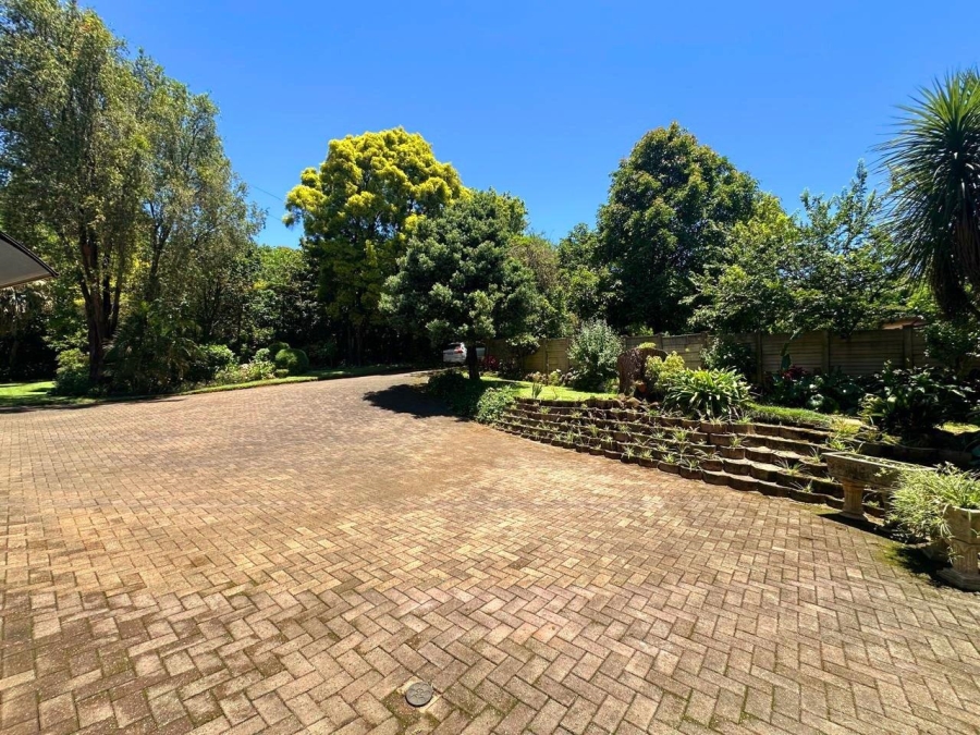 6 Bedroom Property for Sale in Blackridge KwaZulu-Natal