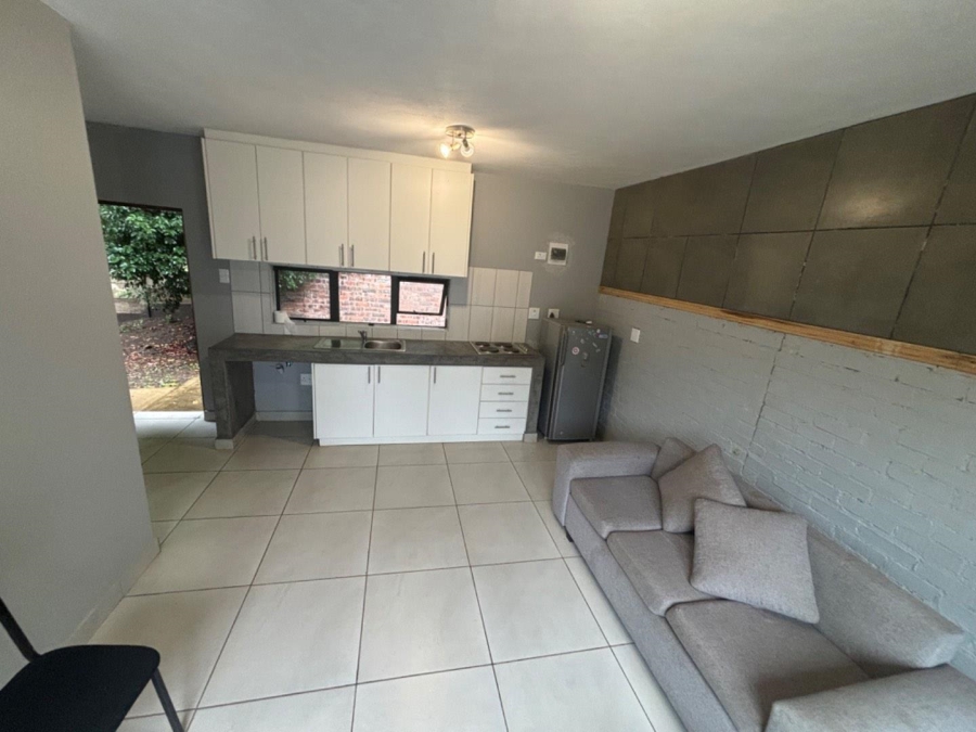 To Let 1 Bedroom Property for Rent in Kloof KwaZulu-Natal