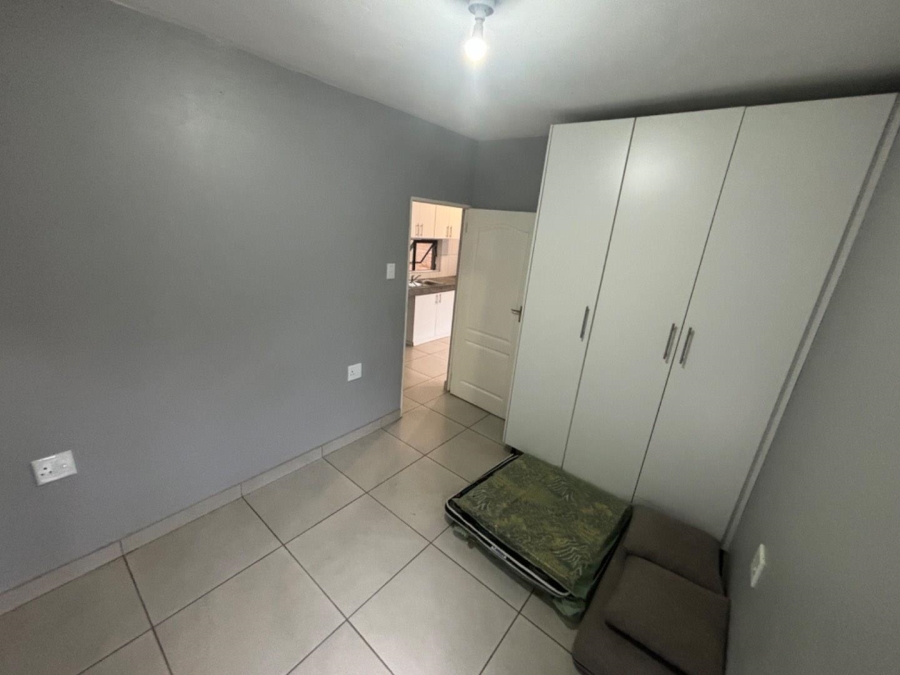 To Let 1 Bedroom Property for Rent in Kloof KwaZulu-Natal