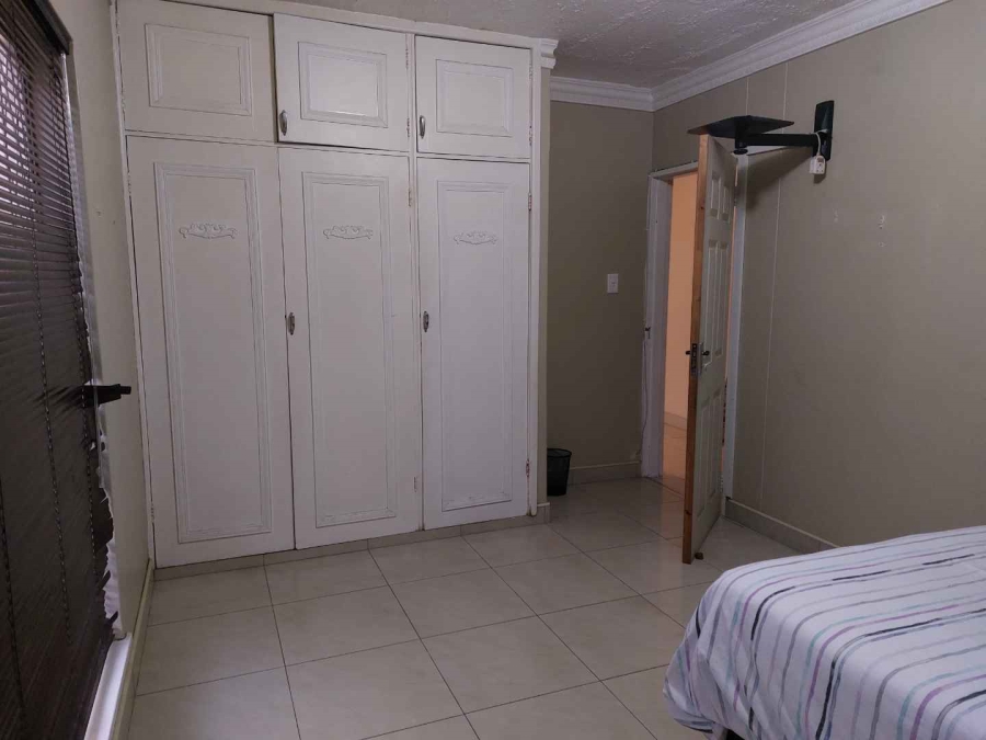 2 Bedroom Property for Sale in Montclair KwaZulu-Natal