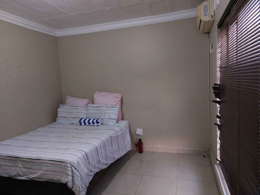 2 Bedroom Property for Sale in Montclair KwaZulu-Natal