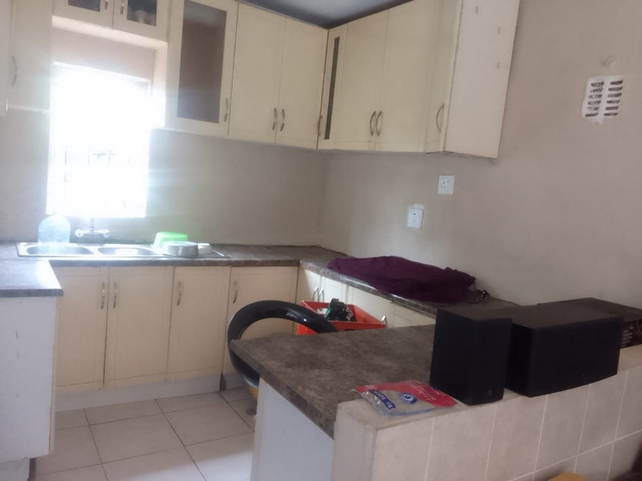 To Let 1 Bedroom Property for Rent in Brackenham KwaZulu-Natal