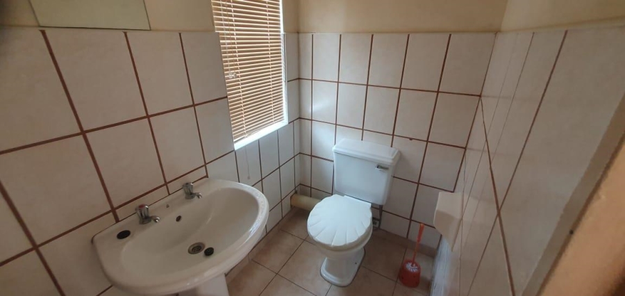 To Let 1 Bedroom Property for Rent in Wildenwide KwaZulu-Natal