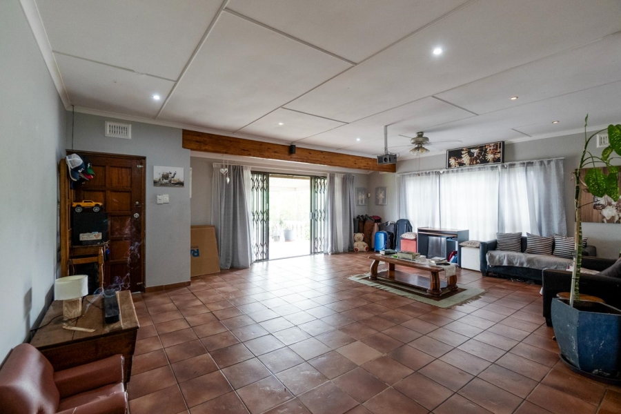 4 Bedroom Property for Sale in Amanzimtoti KwaZulu-Natal