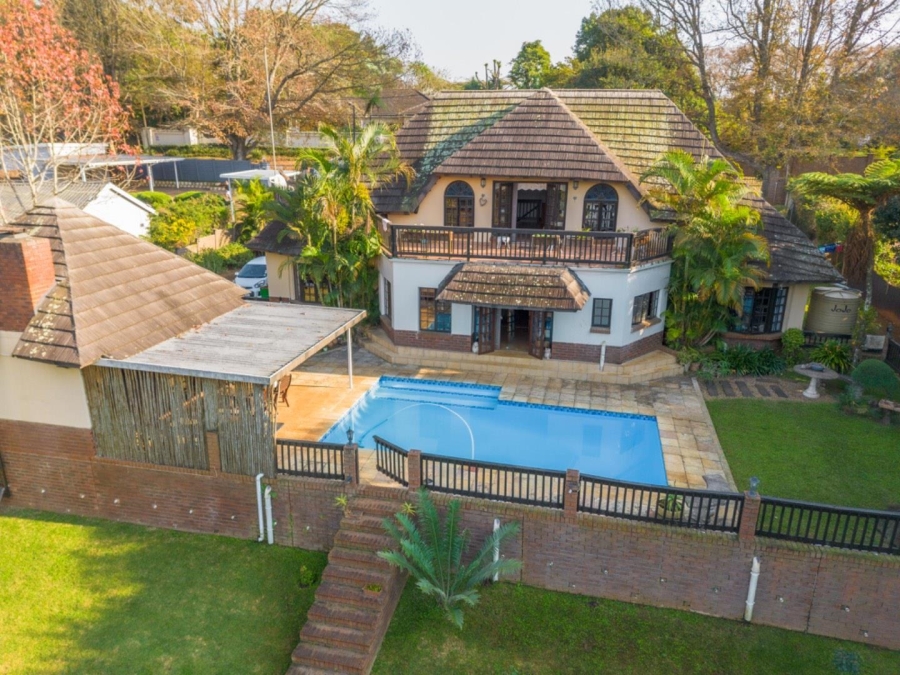 6 Bedroom Property for Sale in Kloof KwaZulu-Natal