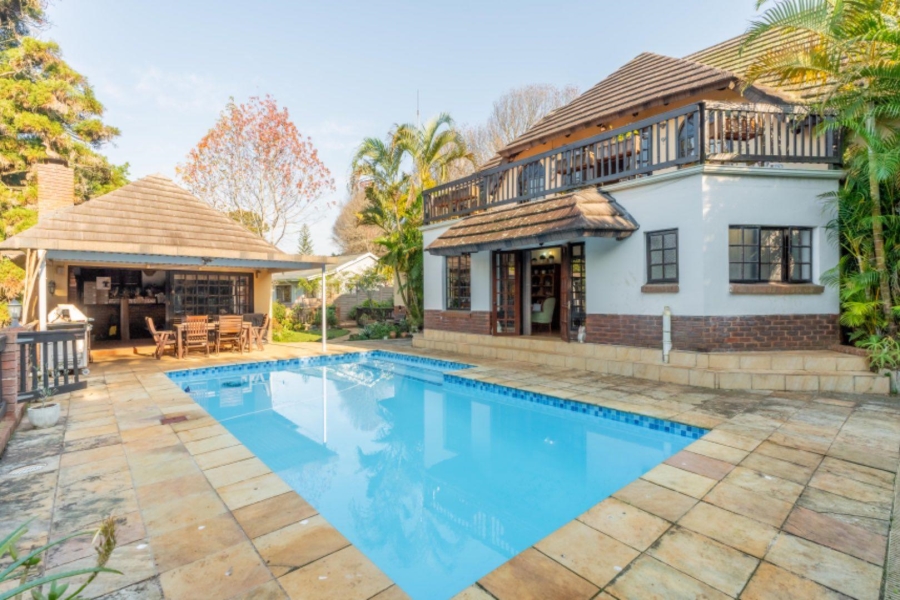 6 Bedroom Property for Sale in Kloof KwaZulu-Natal