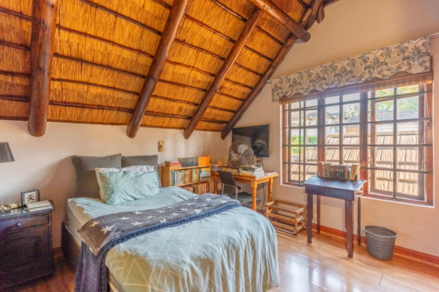 6 Bedroom Property for Sale in Kloof KwaZulu-Natal