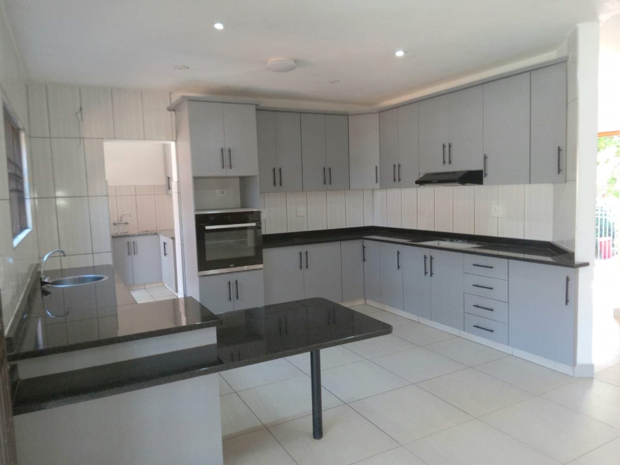 To Let 4 Bedroom Property for Rent in Sunningdale KwaZulu-Natal