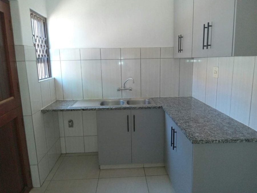 To Let 4 Bedroom Property for Rent in Sunningdale KwaZulu-Natal