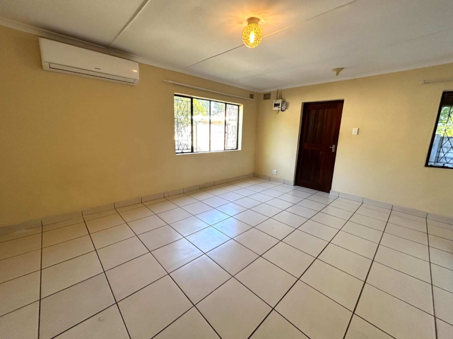 To Let 1 Bedroom Property for Rent in Hillcrest KwaZulu-Natal