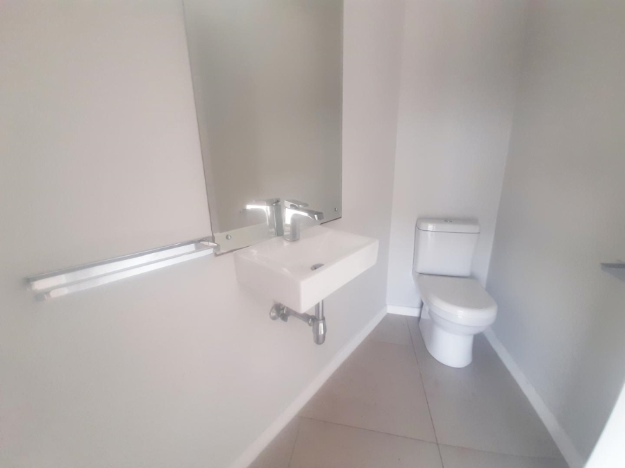 To Let 3 Bedroom Property for Rent in Palm Lakes Estate KwaZulu-Natal