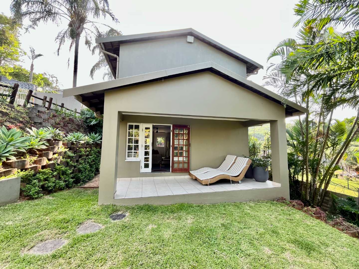 To Let 1 Bedroom Property for Rent in La Lucia KwaZulu-Natal