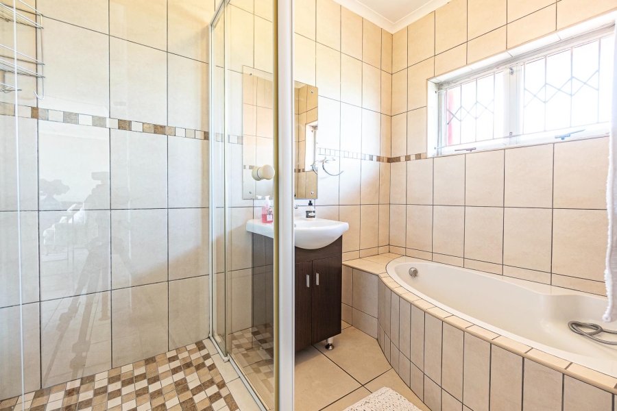 2 Bedroom Property for Sale in Amanzimtoti KwaZulu-Natal