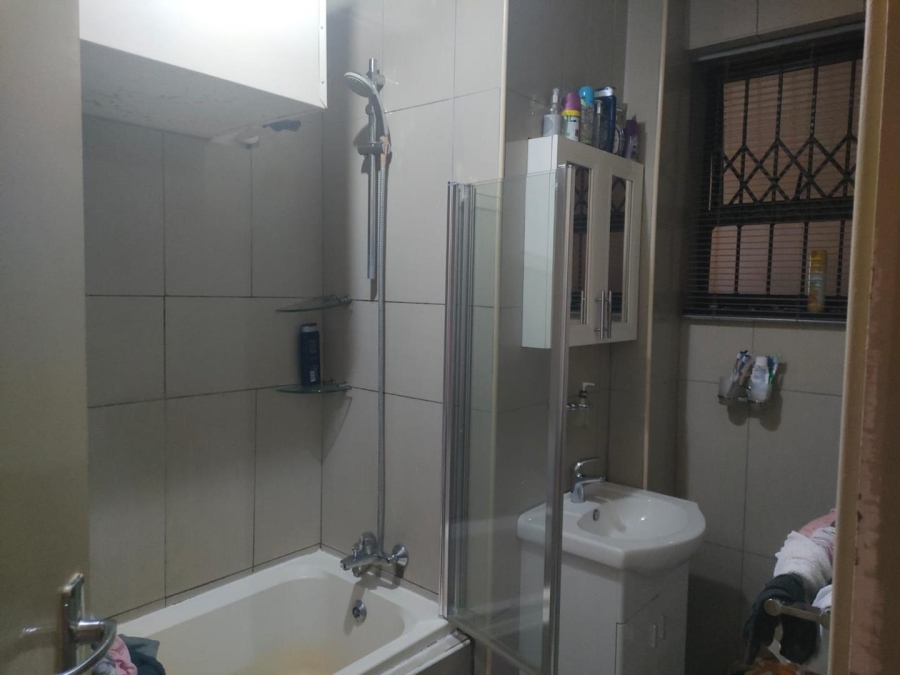 To Let 1 Bedroom Property for Rent in Empangeni Central KwaZulu-Natal