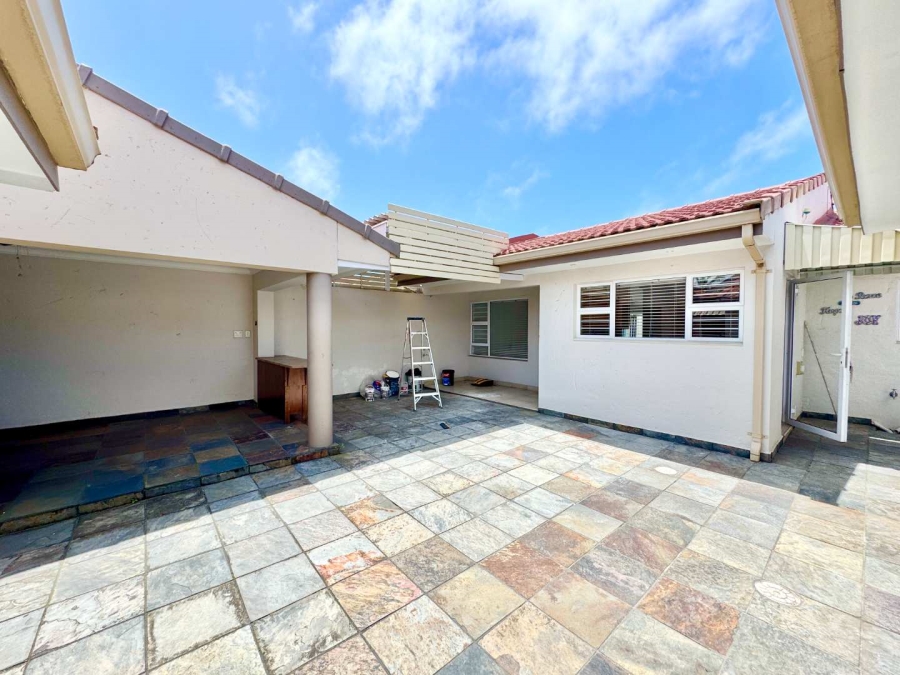 To Let 3 Bedroom Property for Rent in Umhlanga KwaZulu-Natal