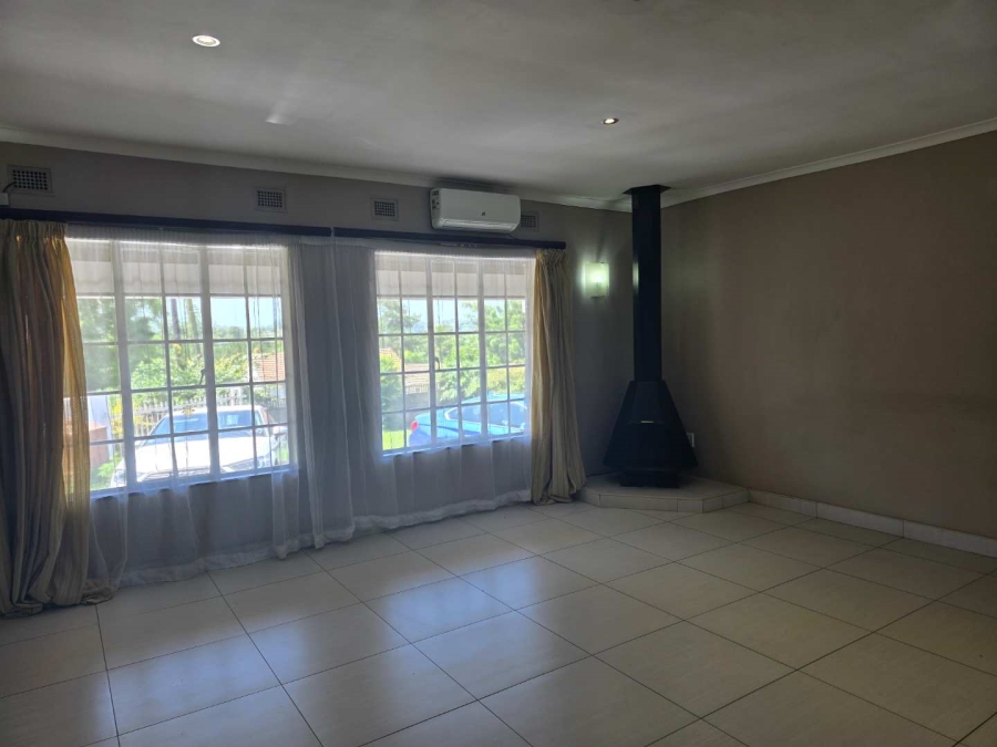 4 Bedroom Property for Sale in Queensburgh KwaZulu-Natal