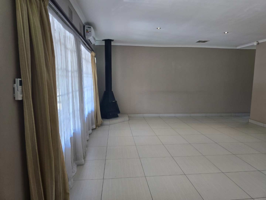 4 Bedroom Property for Sale in Queensburgh KwaZulu-Natal