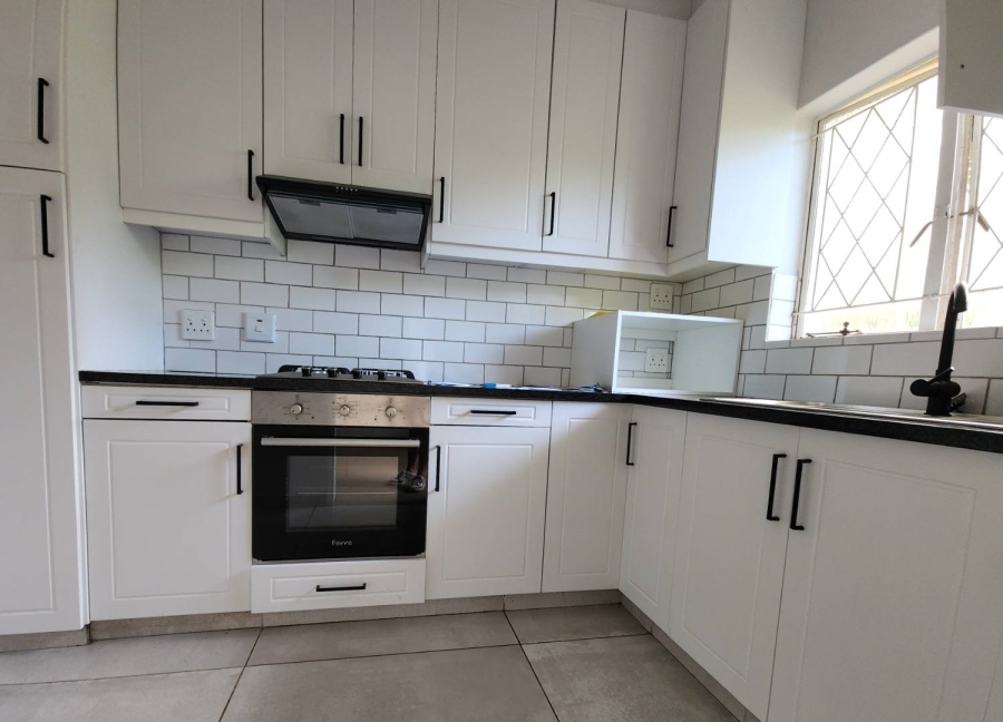 2 Bedroom Property for Sale in Kloof KwaZulu-Natal