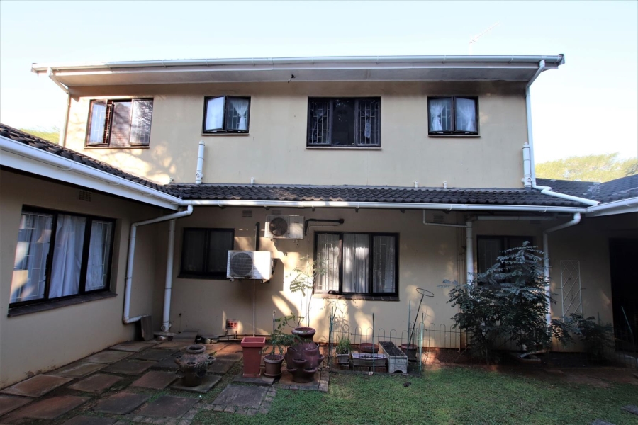 6 Bedroom Property for Sale in Glen Anil KwaZulu-Natal