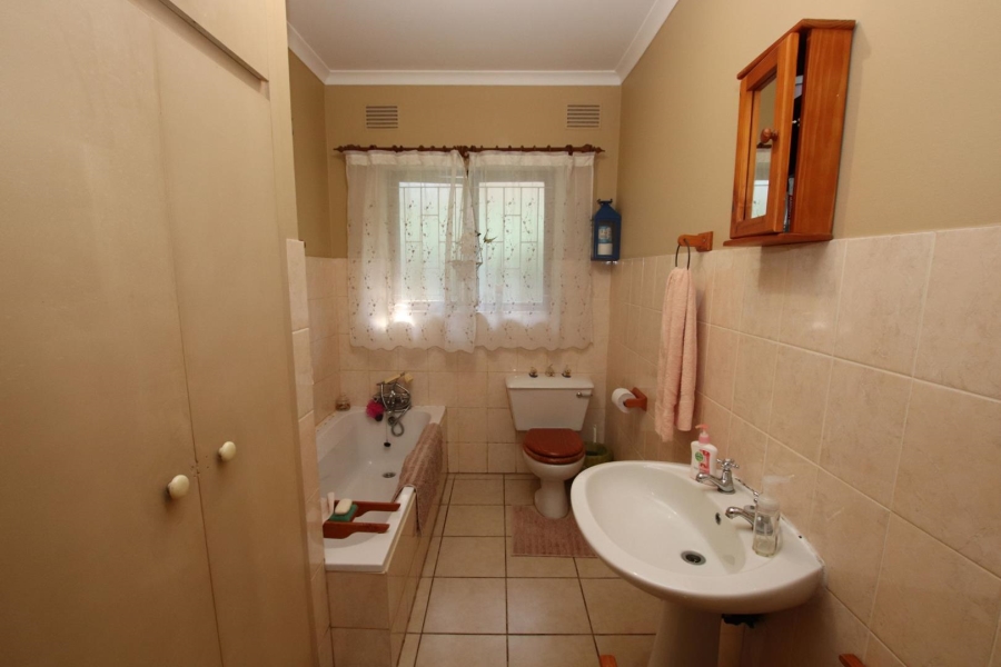 6 Bedroom Property for Sale in Glen Anil KwaZulu-Natal