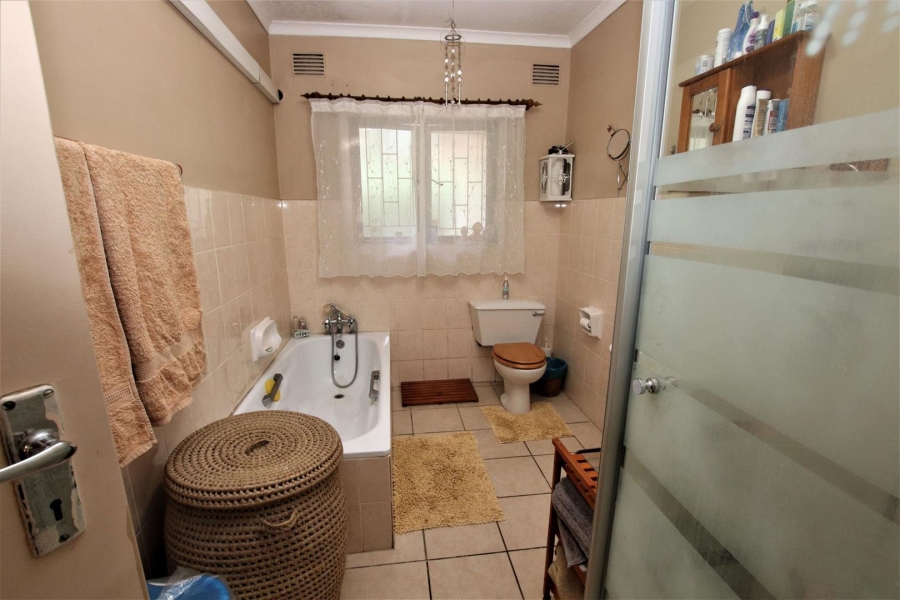 6 Bedroom Property for Sale in Glen Anil KwaZulu-Natal