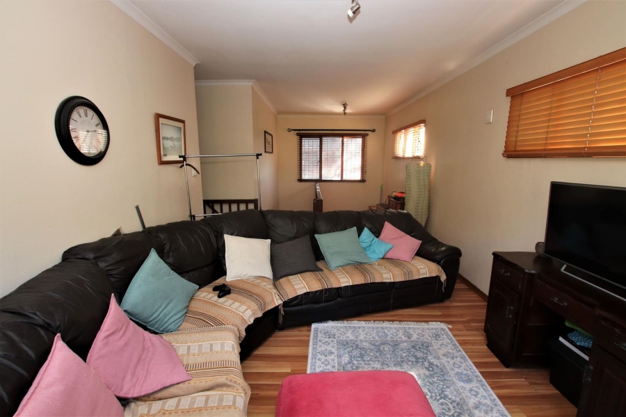 6 Bedroom Property for Sale in Glen Anil KwaZulu-Natal