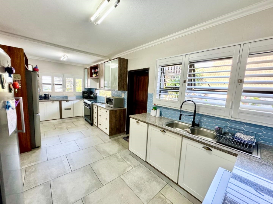 5 Bedroom Property for Sale in Herrwood Park KwaZulu-Natal