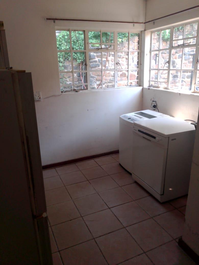 To Let 5 Bedroom Property for Rent in Signal Hill KwaZulu-Natal