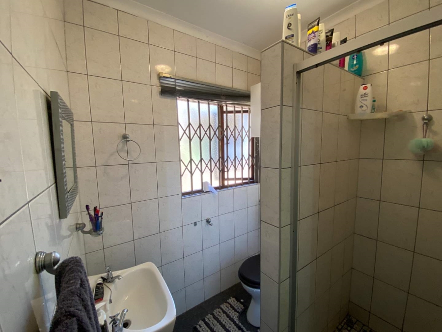 To Let 3 Bedroom Property for Rent in Malvern KwaZulu-Natal