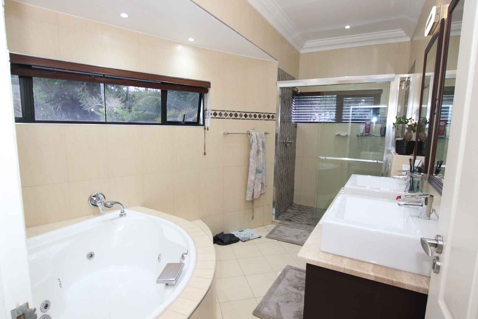 6 Bedroom Property for Sale in Glen Ashley KwaZulu-Natal