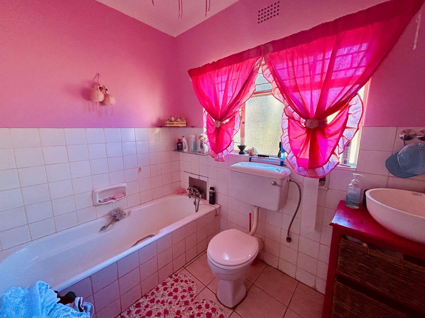 4 Bedroom Property for Sale in Utrecht KwaZulu-Natal