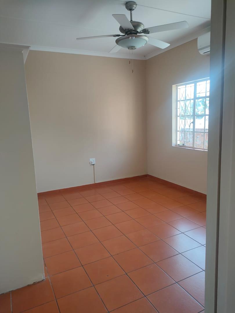 6 Bedroom Property for Sale in Kildare KwaZulu-Natal