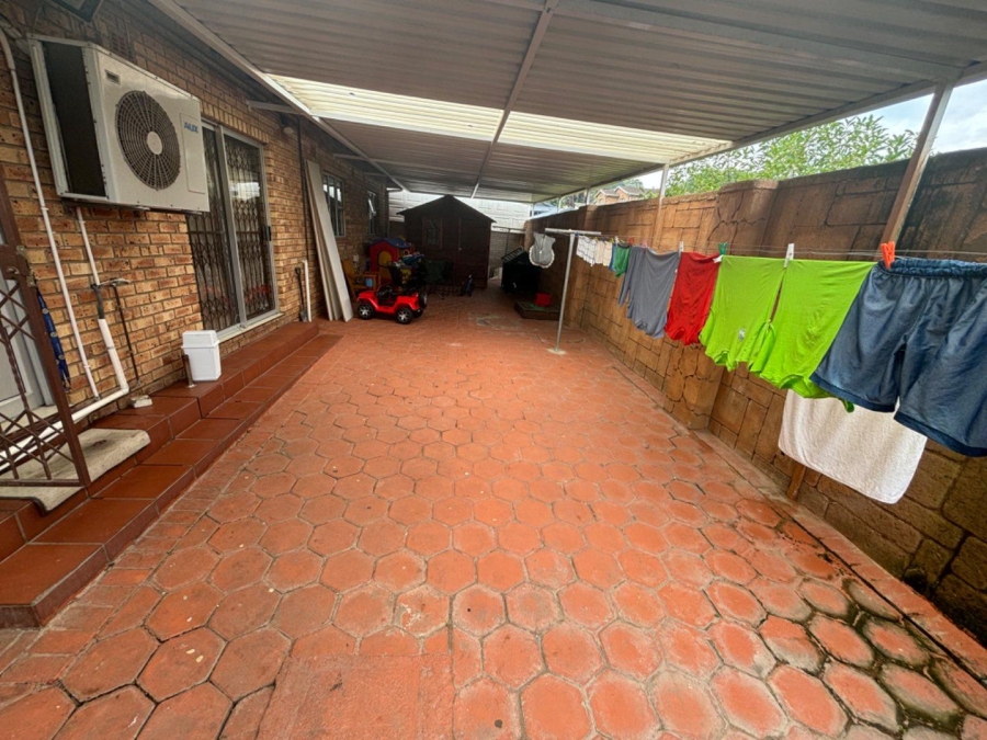 3 Bedroom Property for Sale in Queensburgh KwaZulu-Natal