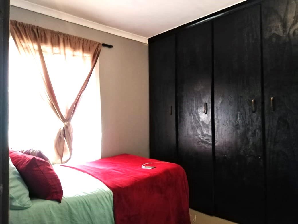6 Bedroom Property for Sale in Newlands East KwaZulu-Natal