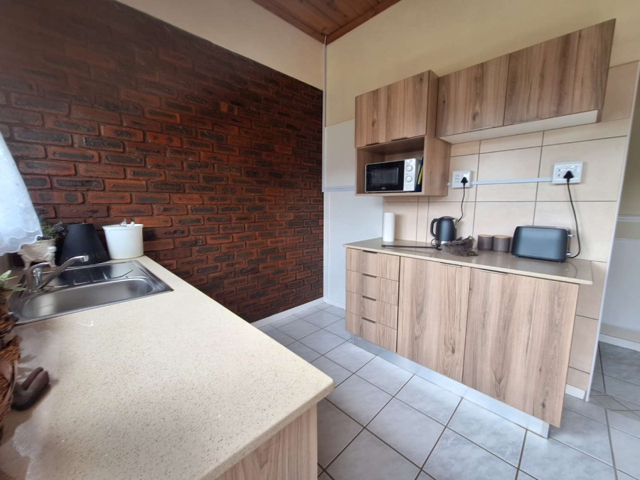 To Let 1 Bedroom Property for Rent in Waterfall KwaZulu-Natal