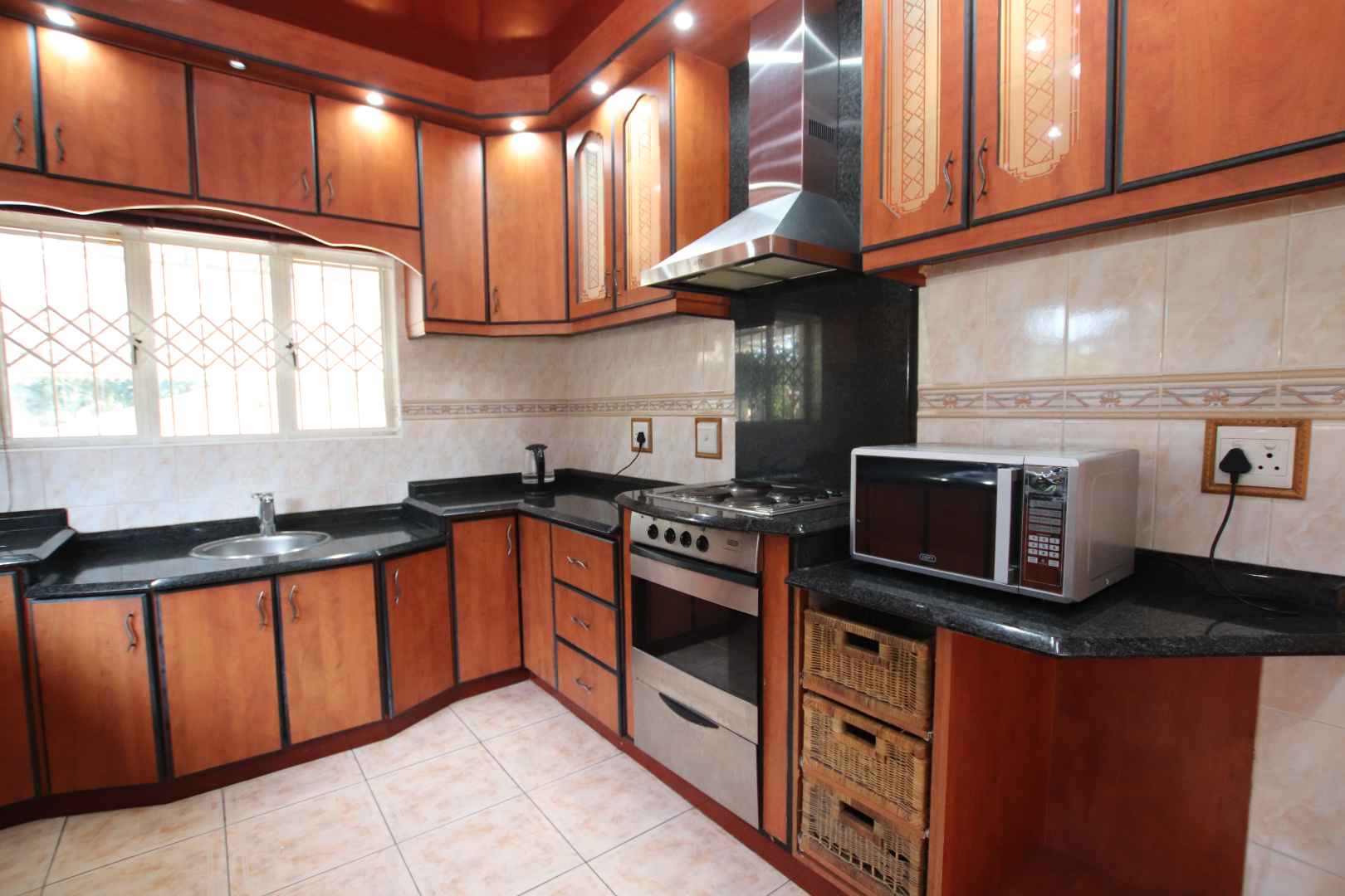 To Let 5 Bedroom Property for Rent in Athlone KwaZulu-Natal