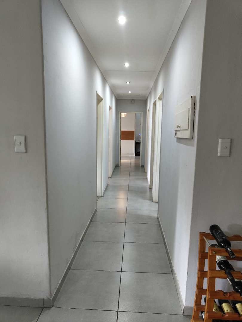 4 Bedroom Property for Sale in Huttenheights KwaZulu-Natal