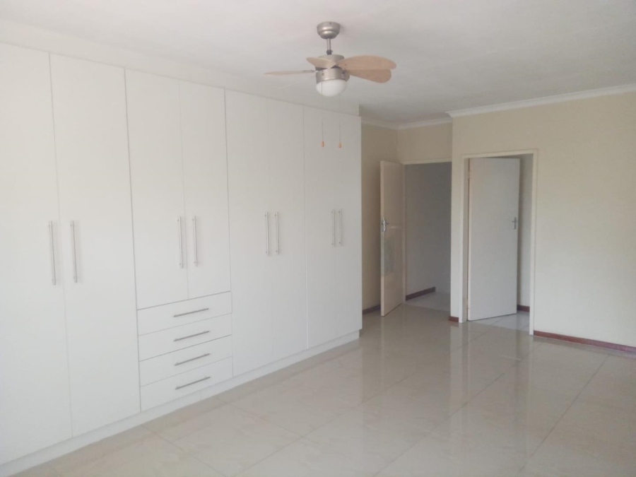 To Let 4 Bedroom Property for Rent in Glen Anil KwaZulu-Natal
