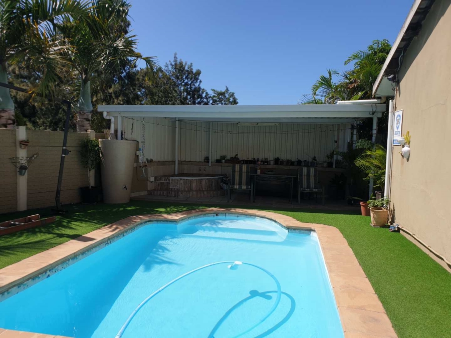 To Let 3 Bedroom Property for Rent in Queensburgh KwaZulu-Natal