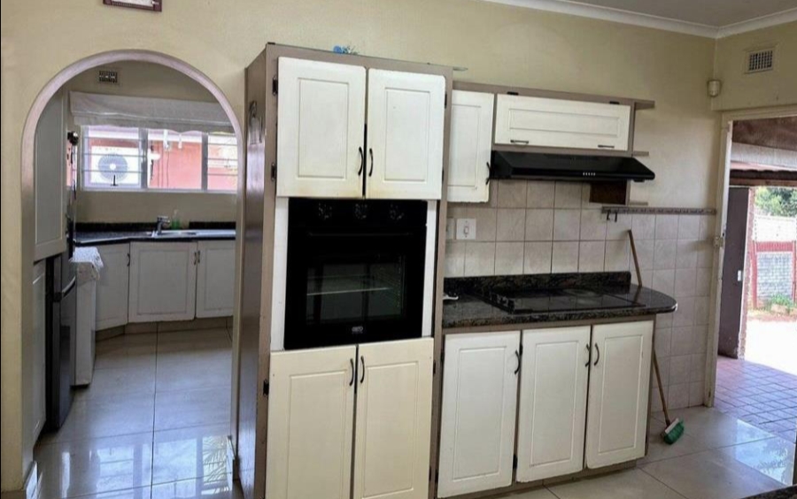 4 Bedroom Property for Sale in Sunningdale KwaZulu-Natal