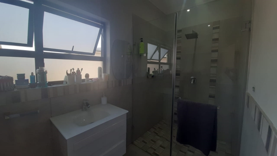 To Let 3 Bedroom Property for Rent in Salt Rock KwaZulu-Natal